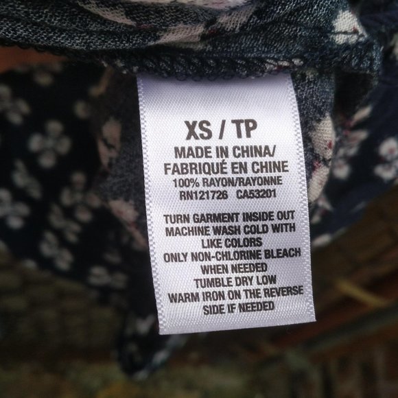 Cape Juby Floral Printed Long Sleeve Romper - Picture 10 of 10